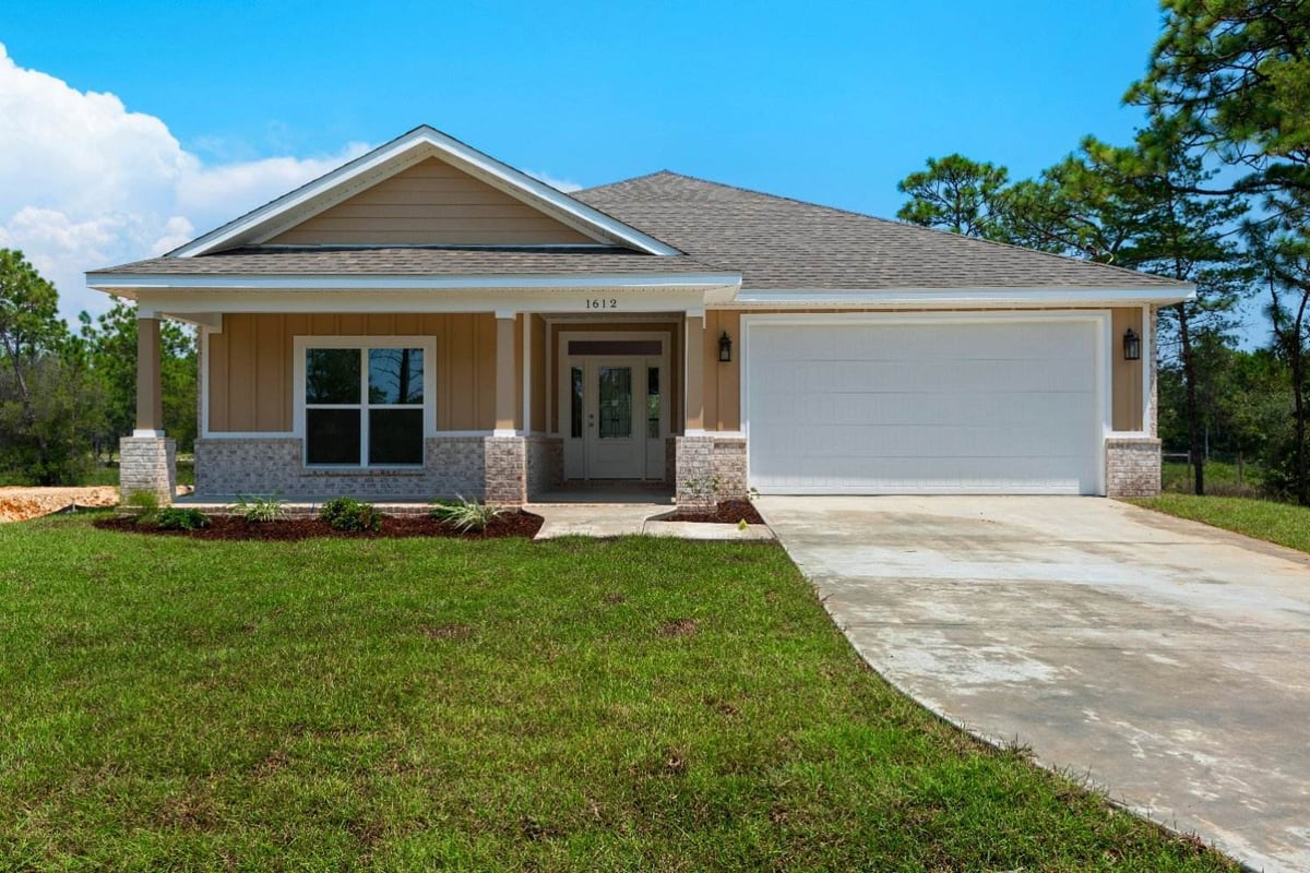 front exterior of custom home The Poderosa by EZ Modern Homes in Pensacola FL-optimized-optimized