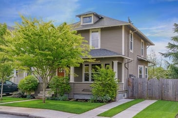 Who Builds Craftsman home builders in Pensacola FL?